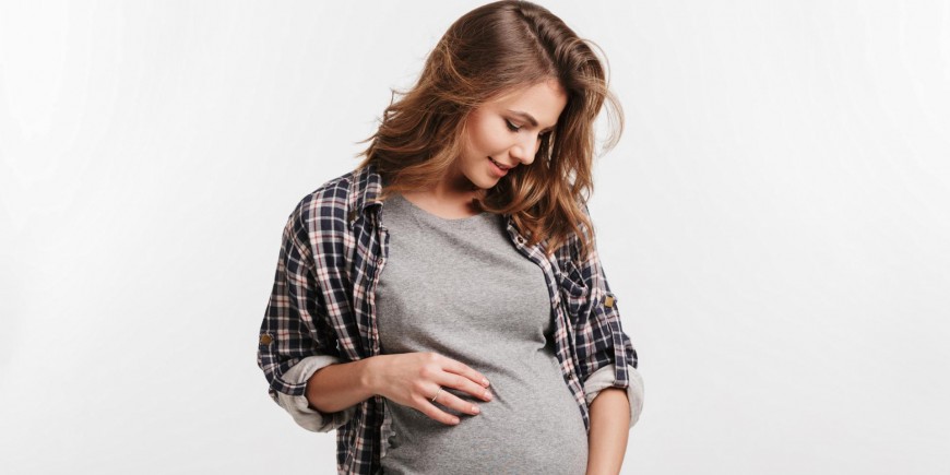 Когда беременная начинает чувствовать шевеления